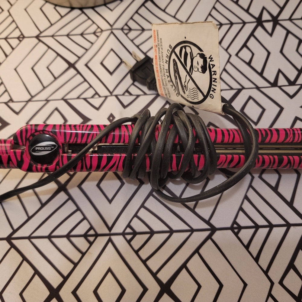 Proliss hair straightener, pink zebra print patter
